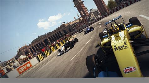  Grid Autosport ¡Una experiencia de conducción realista que te pondrá al volante!